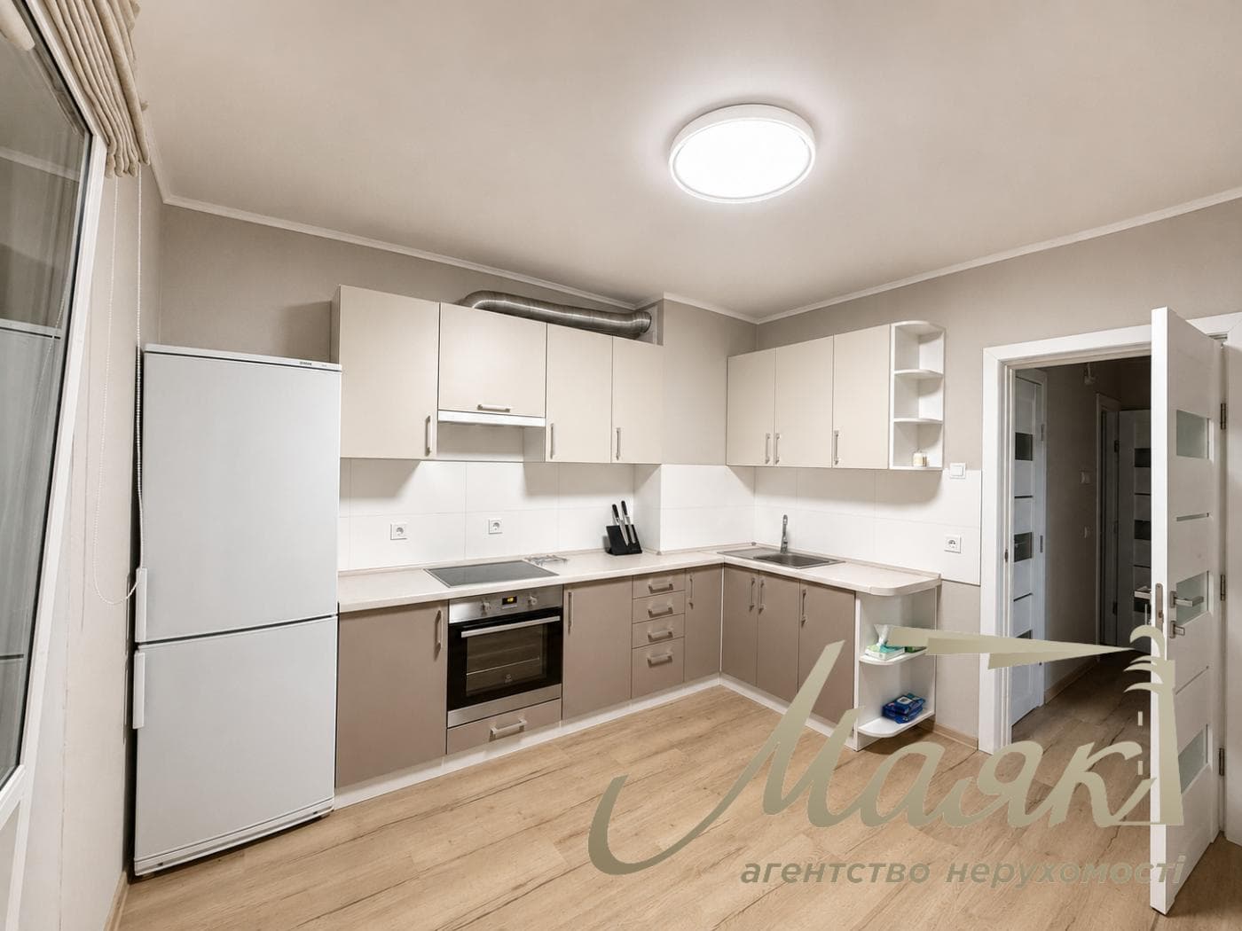 Продаж 1-кімнатної квартири з ремонтом у ЖК The Lakes, Голосіївський район, провулок Ясинуватський, Деміївка, Київ