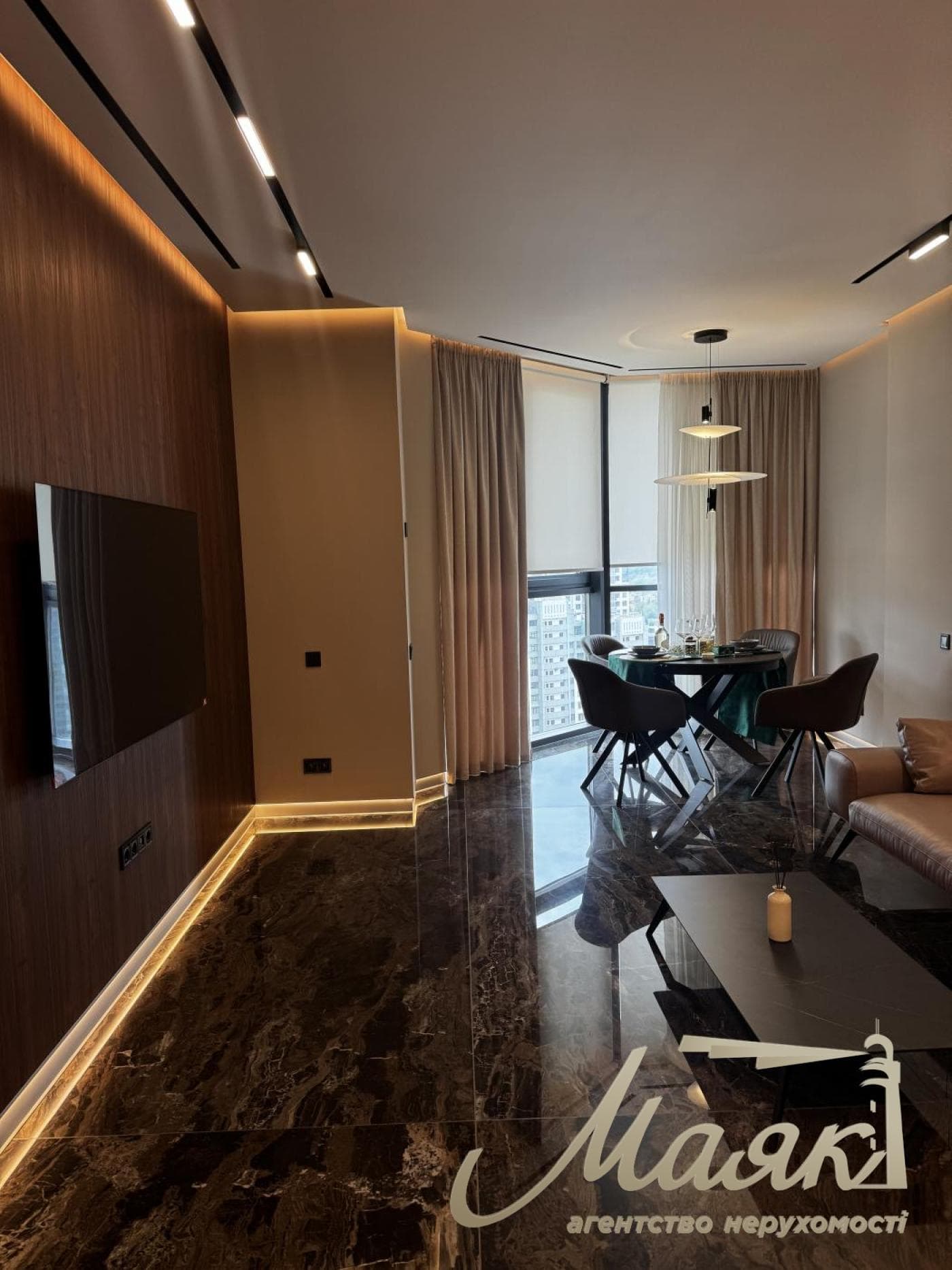 Rent 3 bedroom apartment in LCDDelmar, 90m, Pechersk