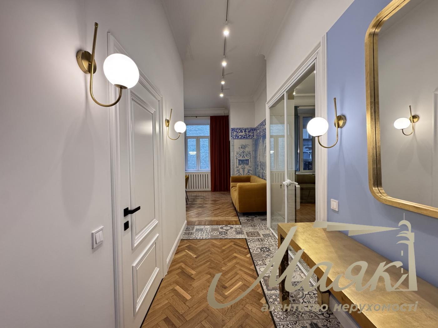 Аренда меблированного офиса 110 кв.м. на ул Владимирская 92