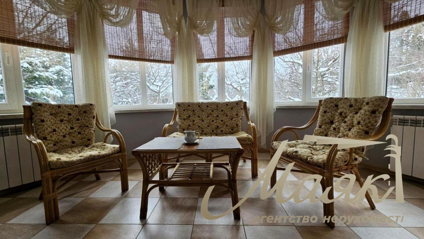 Продаж 2-поверхового будинку 220м2 з ремонтом і меблями в Гатному