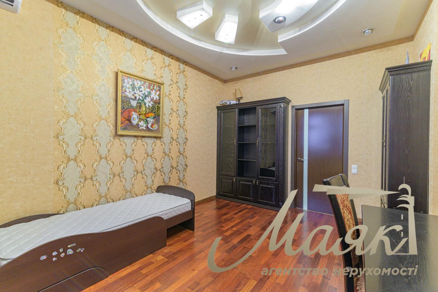 Продаж 3к квартири вул. Чорновола, Лук'янівка