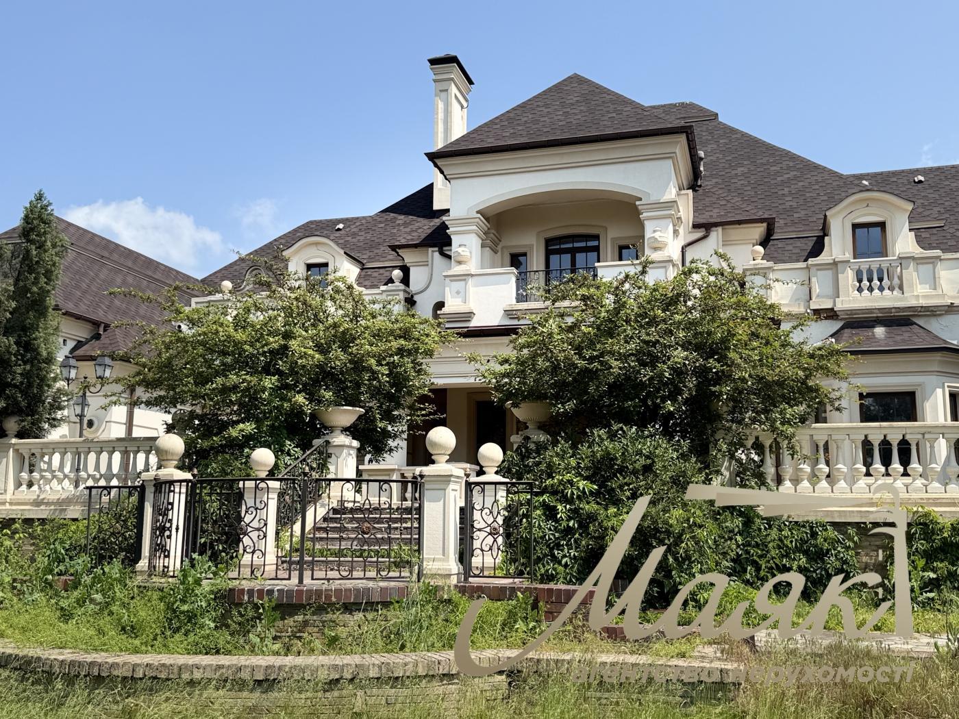 Продаж будинку біля води 1200 кв.м у Кончі-Заспі | Свій пляж і вихід до води