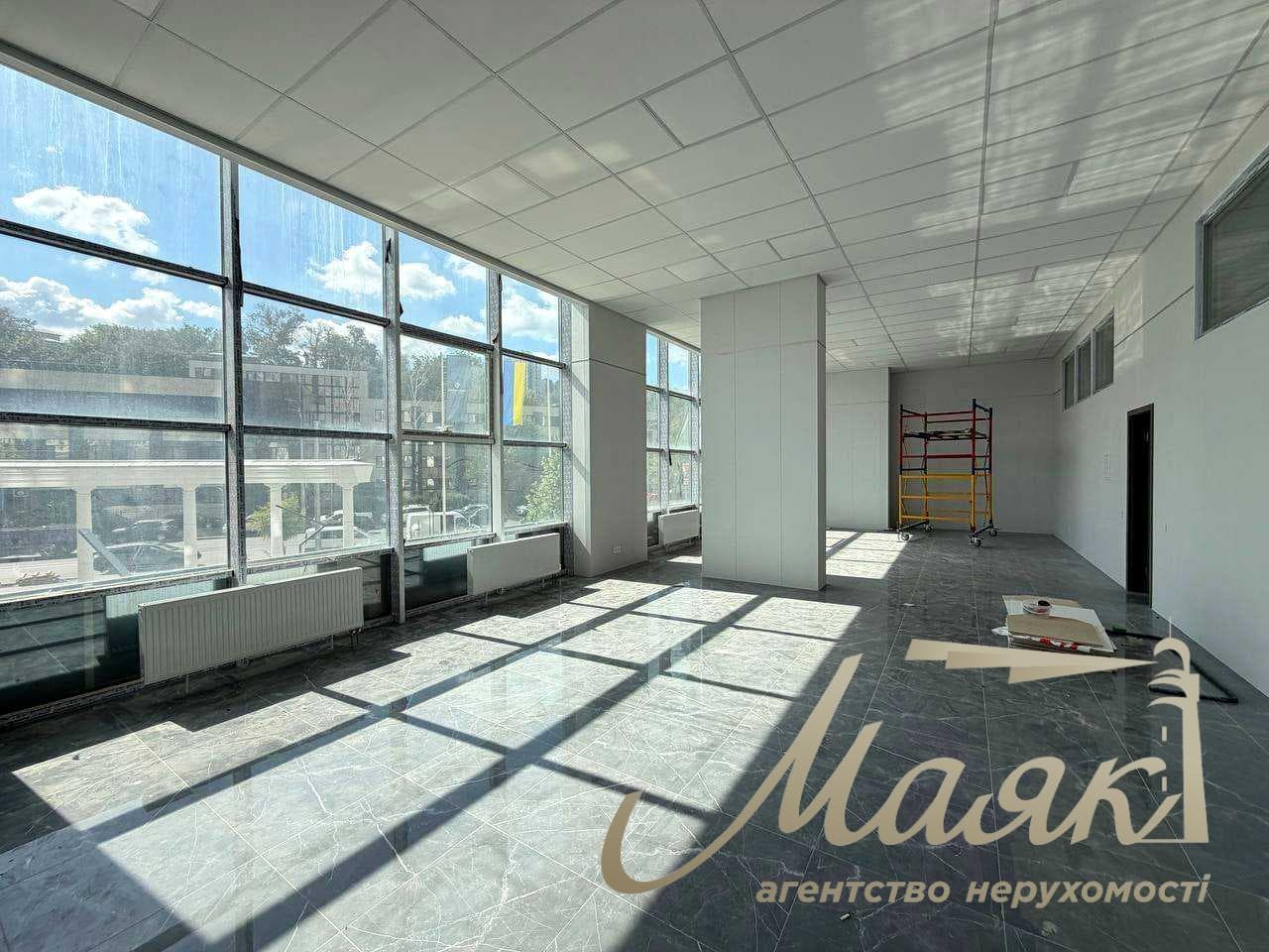 Оренда офісного приміщення (252 м²) у ЖК «Podil Plaza», на вул. Глибочицькій, 73