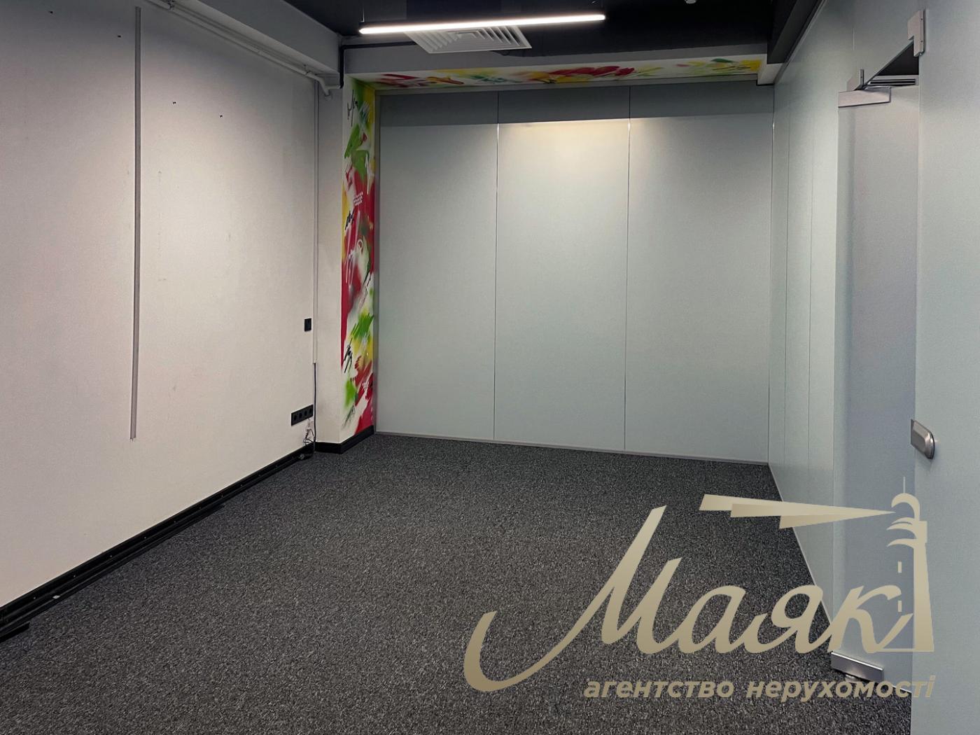 Аренда офисного помещения 561м2 в БЦ по ул.Саксаганского