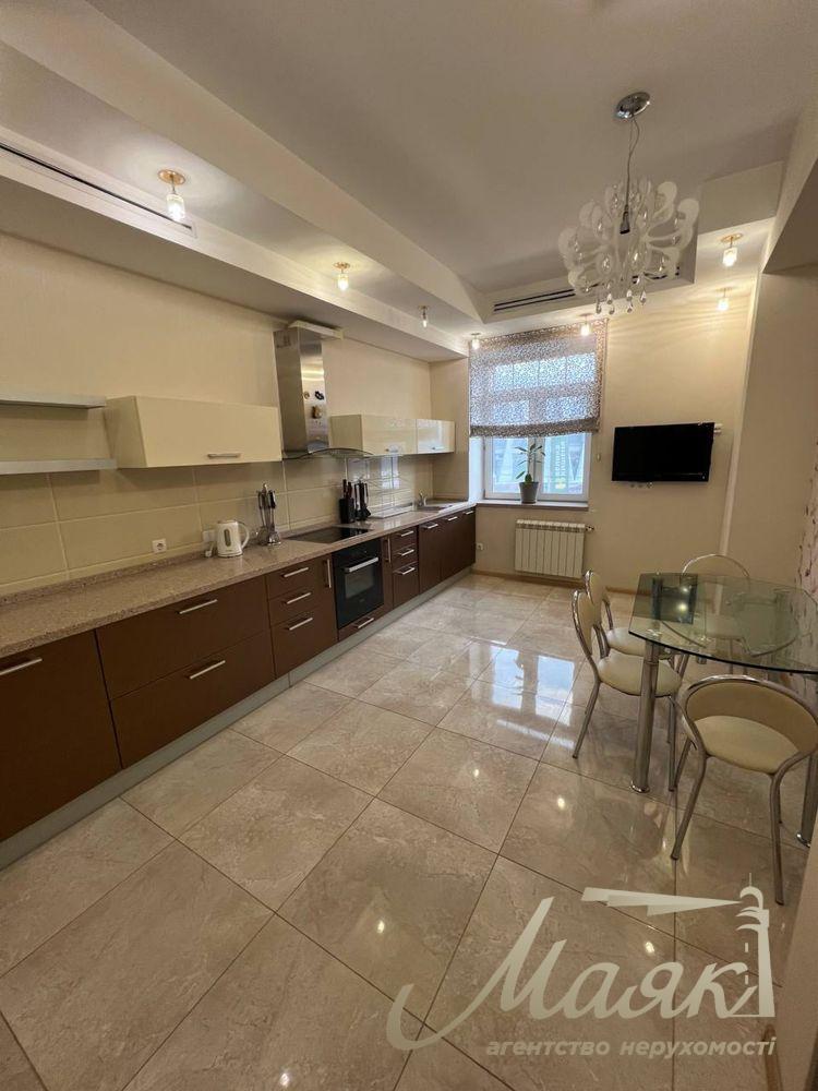 Оренда 4-кімнатної квартири, стм. Печерська, Печерськ, Київ