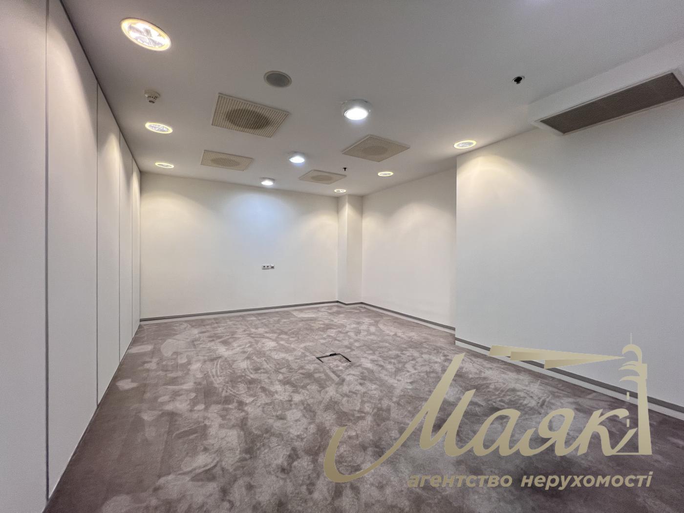 Оренда офісу 77 кв.м в БЦ Леонардо по вул. Богдана Хмельницького 52/17