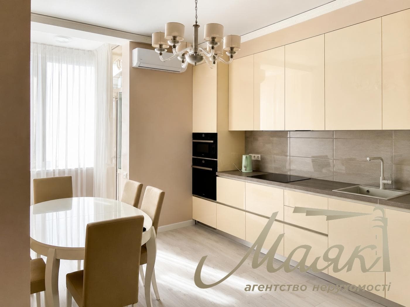 Продаж 3-кімнатної квартири в ЖК Престиж Хол, 75м², Печерський район, Київ