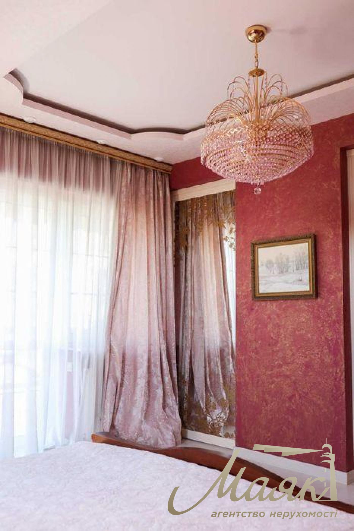 Продаж 3 пов. будинку 220 кв.м. Осокорки. Дарниця. Поруч із метро.