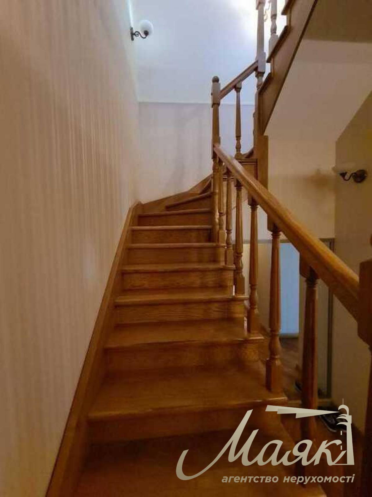 Sale of 2-level apartment 326 m2 st.Institutskaya 13/4 Khreshchatyk