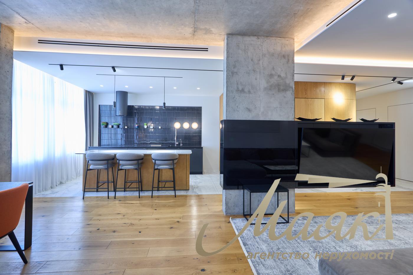 Rent 5-room apartment LCD Novopecherskie Lipki, Verkhoglyada street (Dragomirov)