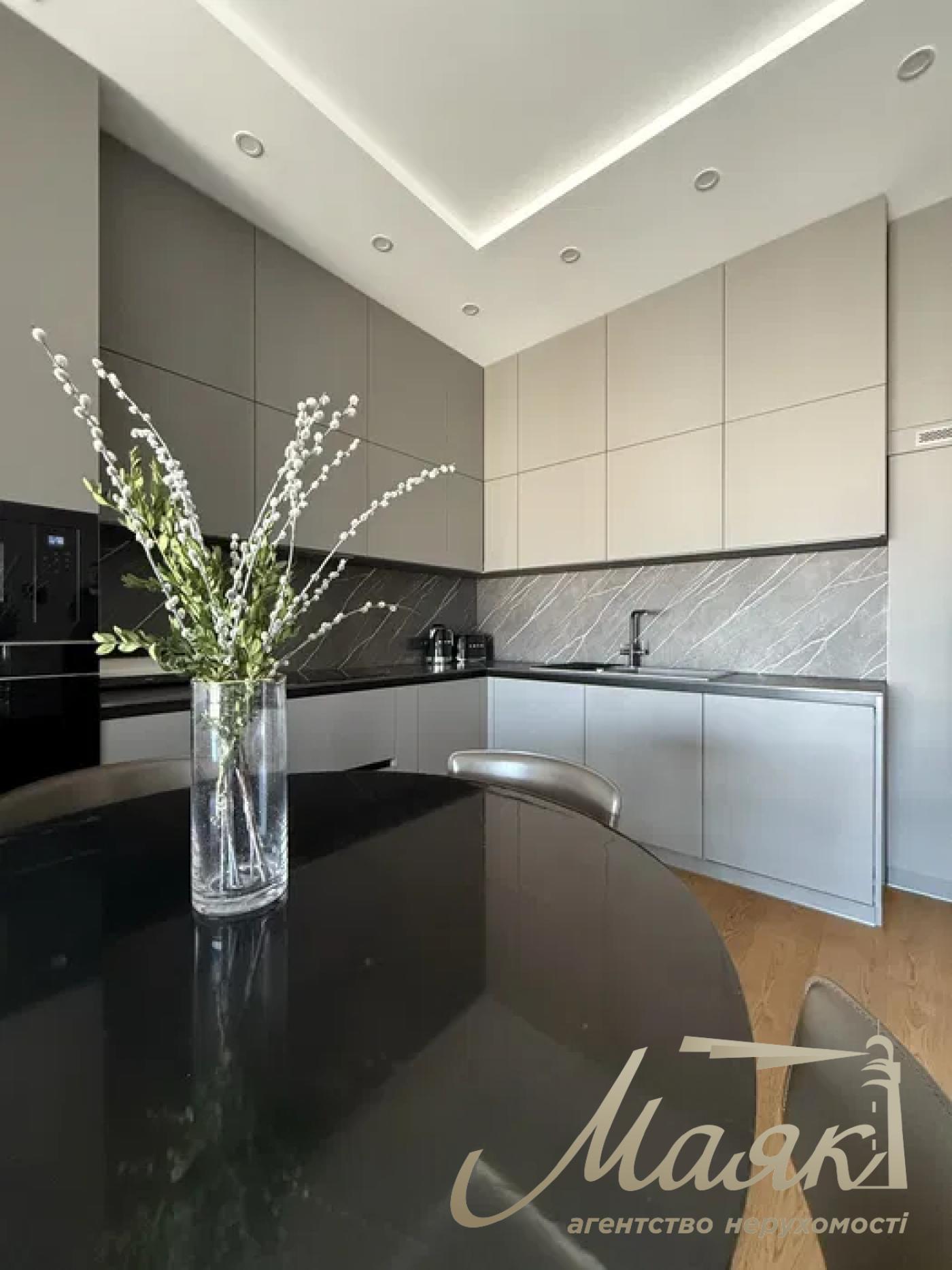 For sale 4k apartment Park Avenue VIP 120m Park Avenue Demeyevskaya Goloseevsky district nr