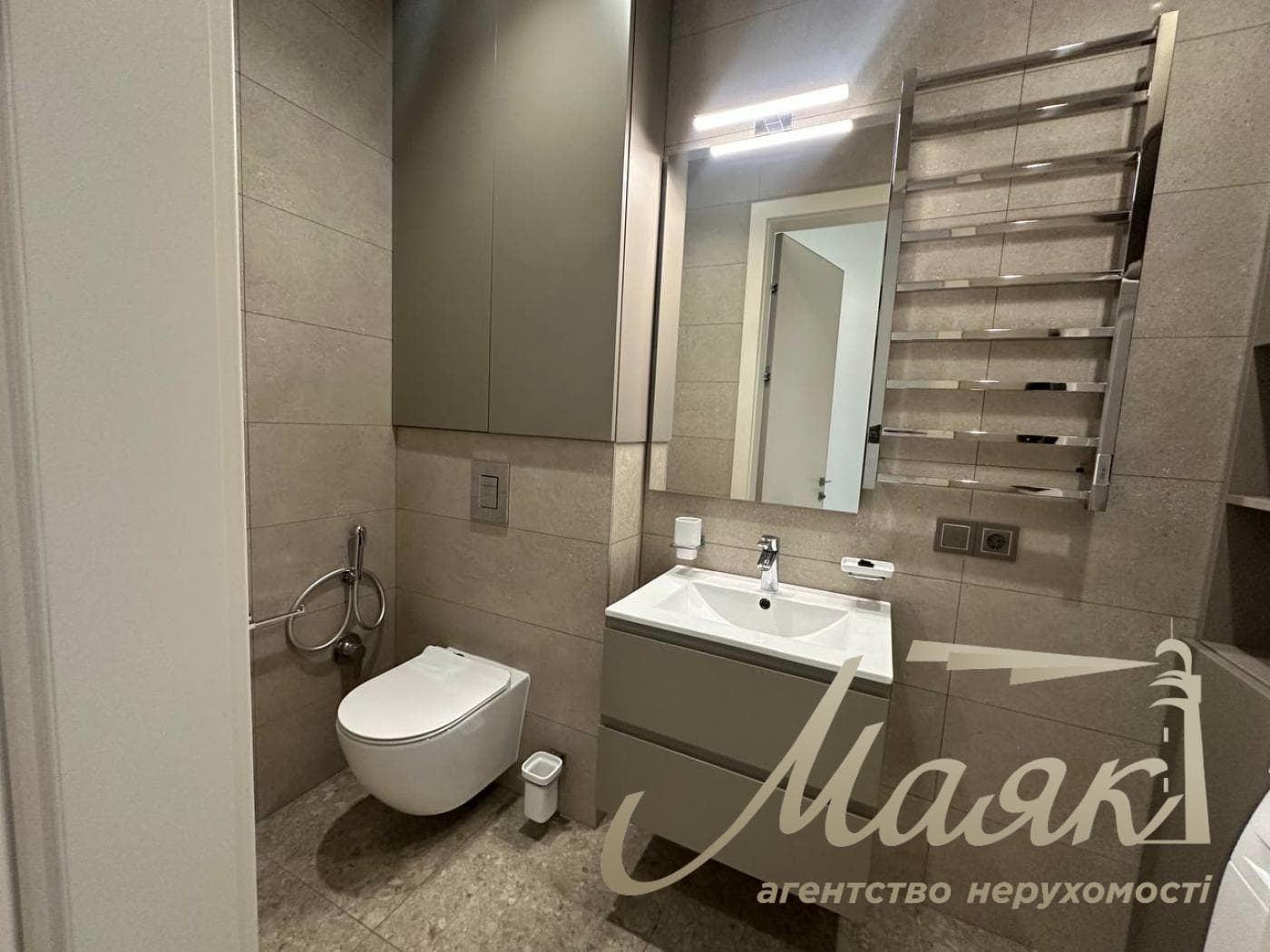 Оренда 4-кімнатної квартири у ЖК Atlantic Residences, вул. Антоновича, 118, Центр.