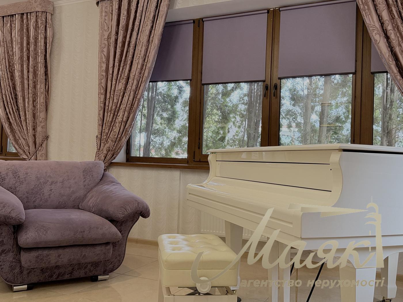 Rent 2-storey house 220m2 in. Ivankovici/Kruglyk, KG "Maetok"