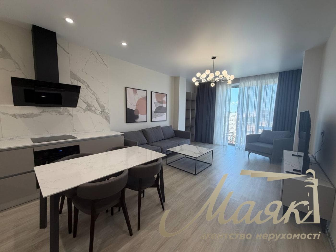 4-room apartment for rent in the Atlantic Residences complex, 118 Antonovycha St., Downtown.