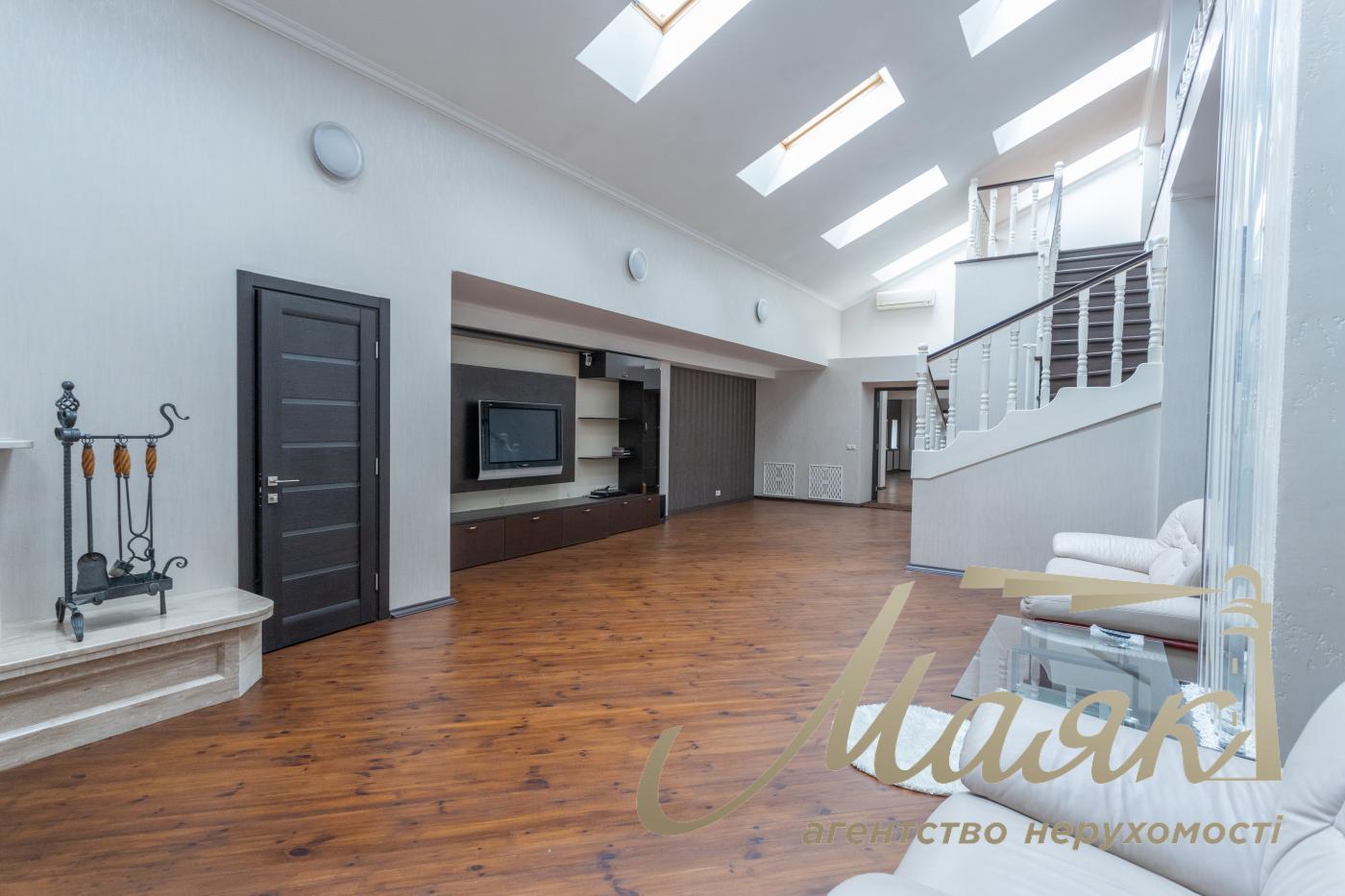 Продажа видового трехуровнего пентхауса 555м2, Ковпака 17, Нижний Печерск, метро Лыбедская