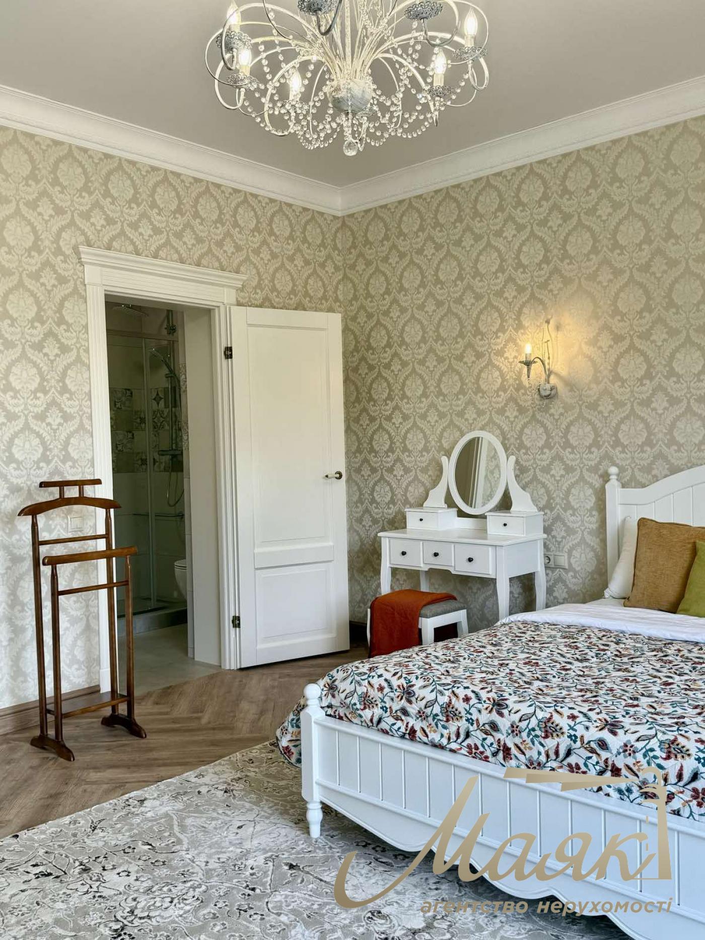 Продаж будинку в КМ Розкішне, село Романків, Обухівська траса