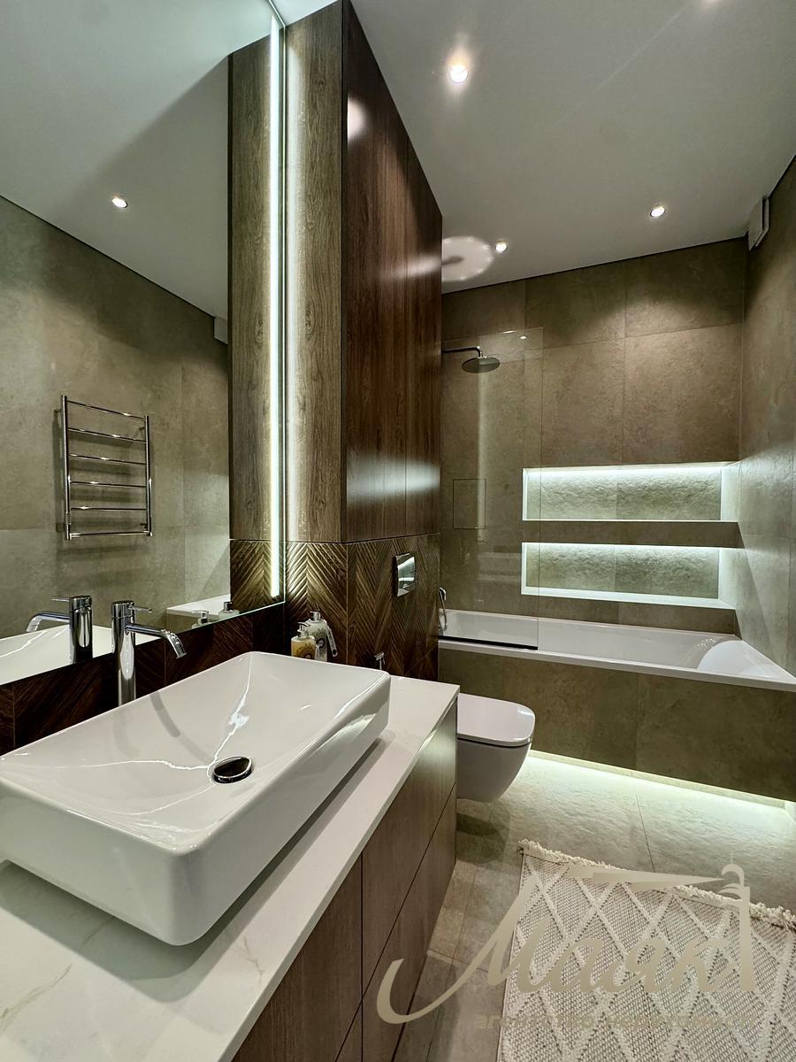 Продаж 2-х кімнатної квартири 70 кв.м. у ЖК Престиж Хол