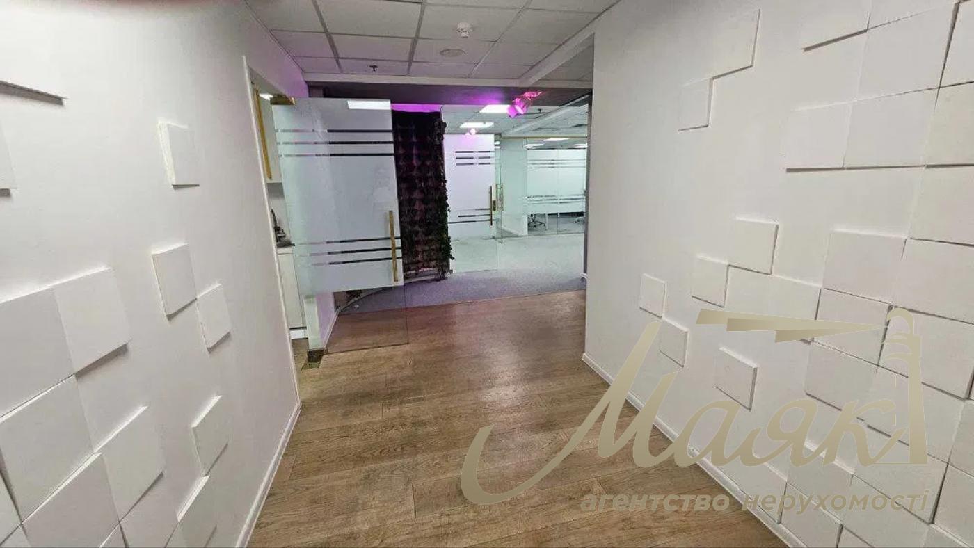 Аренда офиса 165 м.кв. БЦ Леонардо, Центр