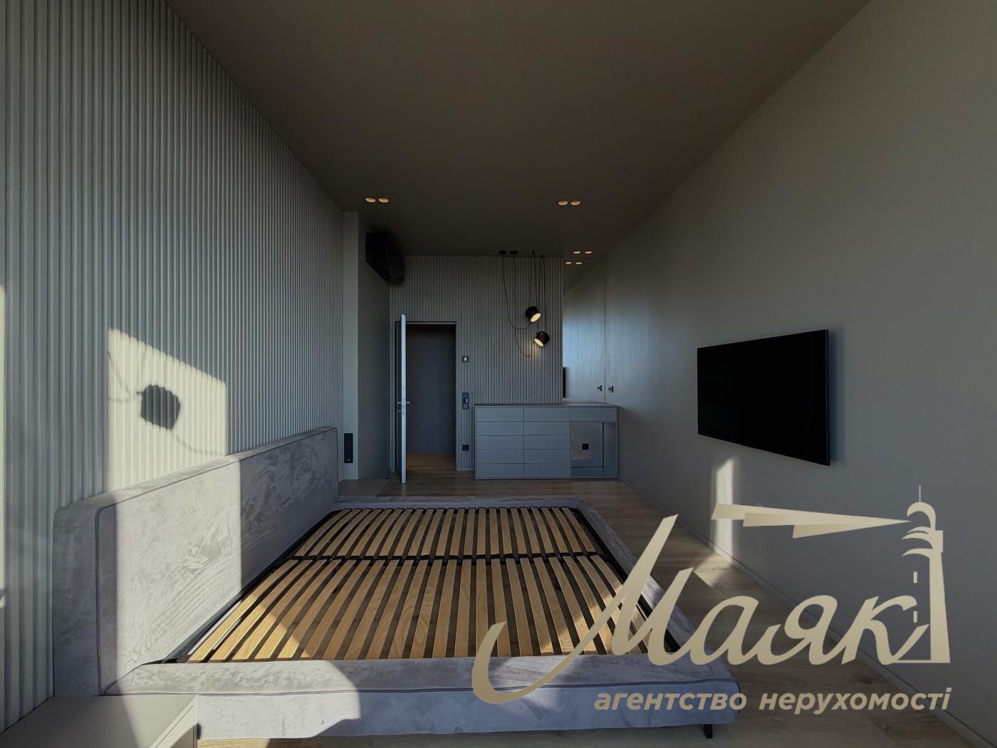 Оренда 3-х кімнатної квартири 130 кв.м. на вул.Преображенська 8Б