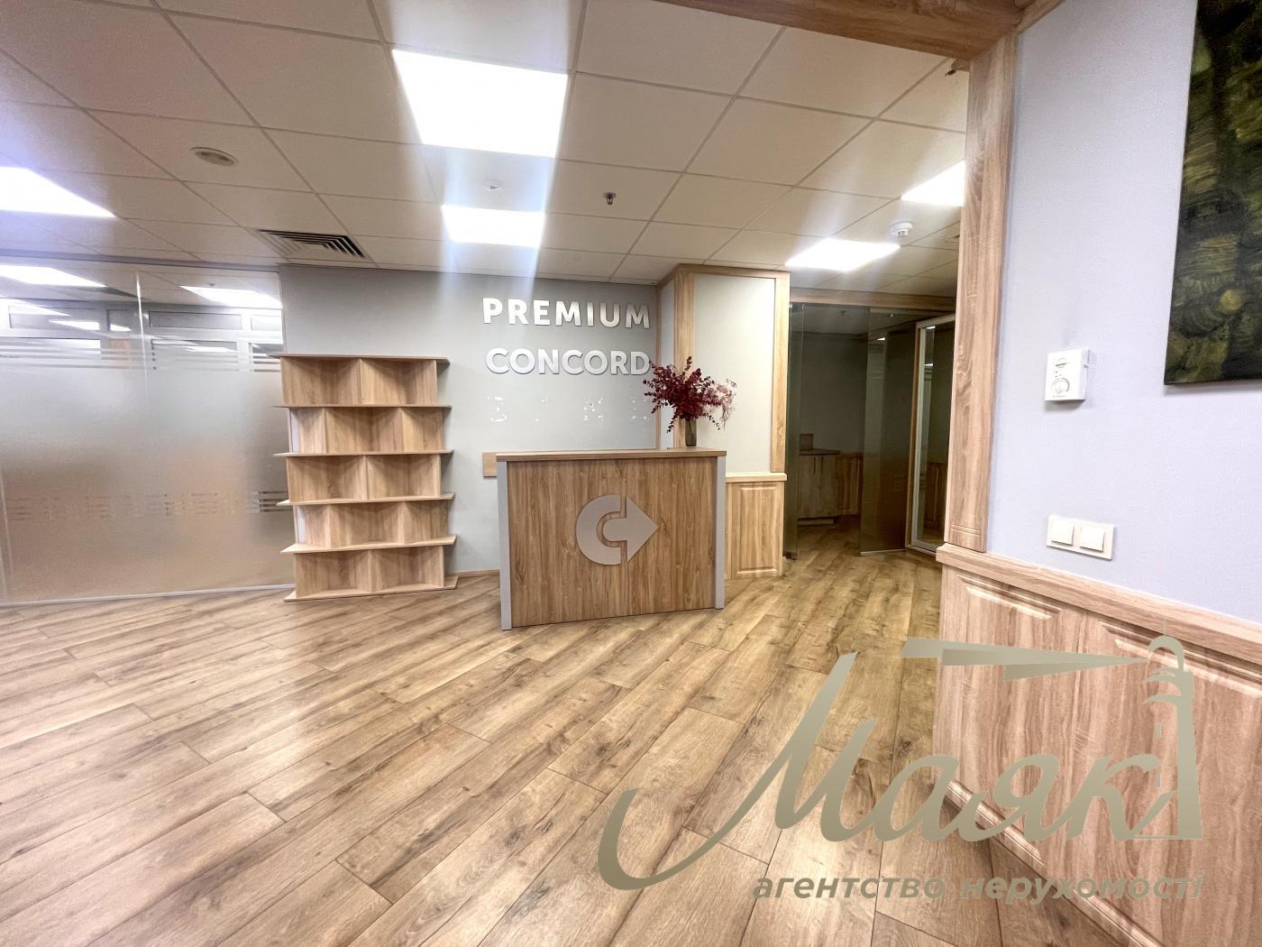 Office for rent 170m2 with terrace Volodymyrska str. 12 Center Shevchenko district