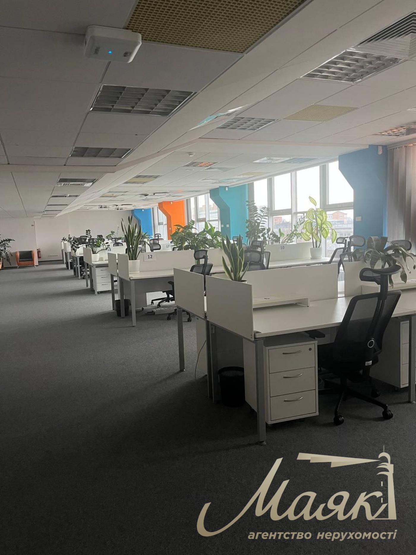 Office for rent Open Space 230m2 on Solomyanka, metro station Beresteyskaya
