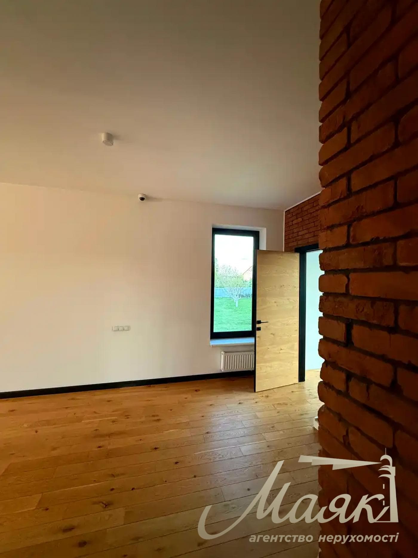 Оренда сучасного будинку площею 150 м² у с. Гвоздів, вул. Зарічна, Київська область, Обухівський район.