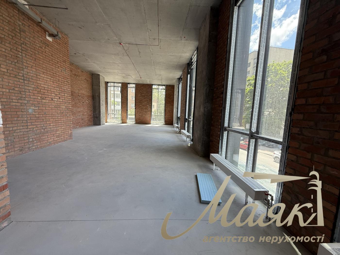 Оренда фасадного 110м2 приміщення ЖК Трініті вул. Тютюнника, 39/2