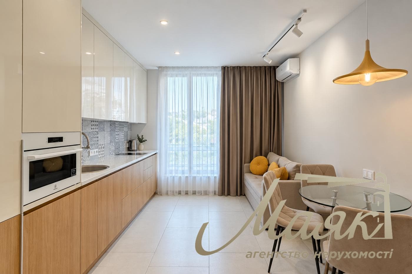 Rent a 2-room apartment in the Novopecherskaya Vezha residential complex, 41 Boichuka/Kikvidze St.,