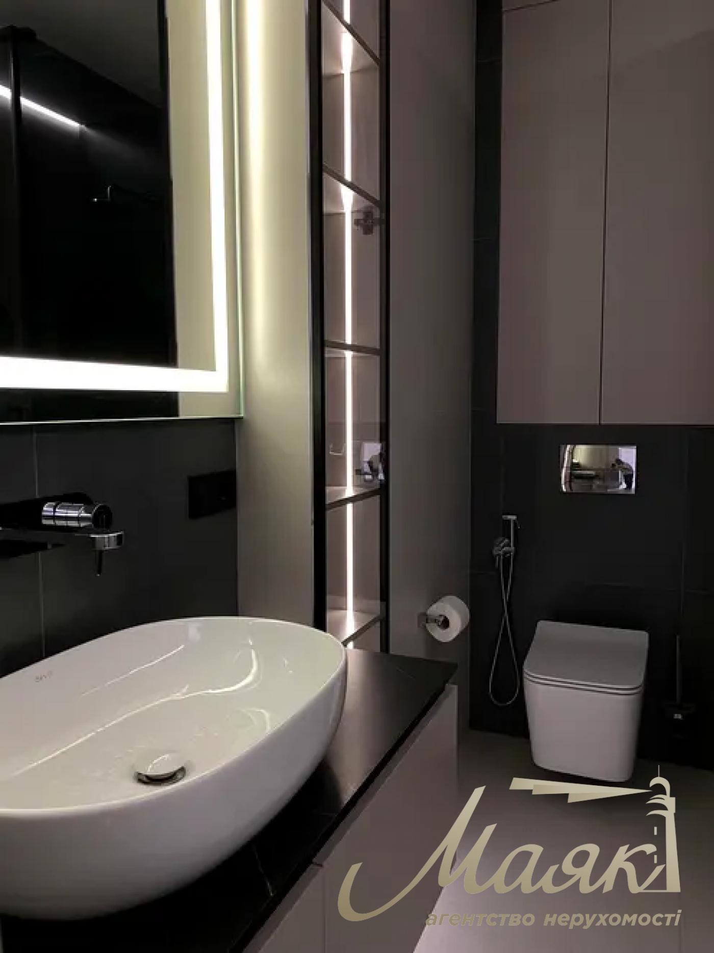 Аренда 2к квартиры 51 м², ЖК Новопечерська Вежа, ул. Михаила Бойчука,