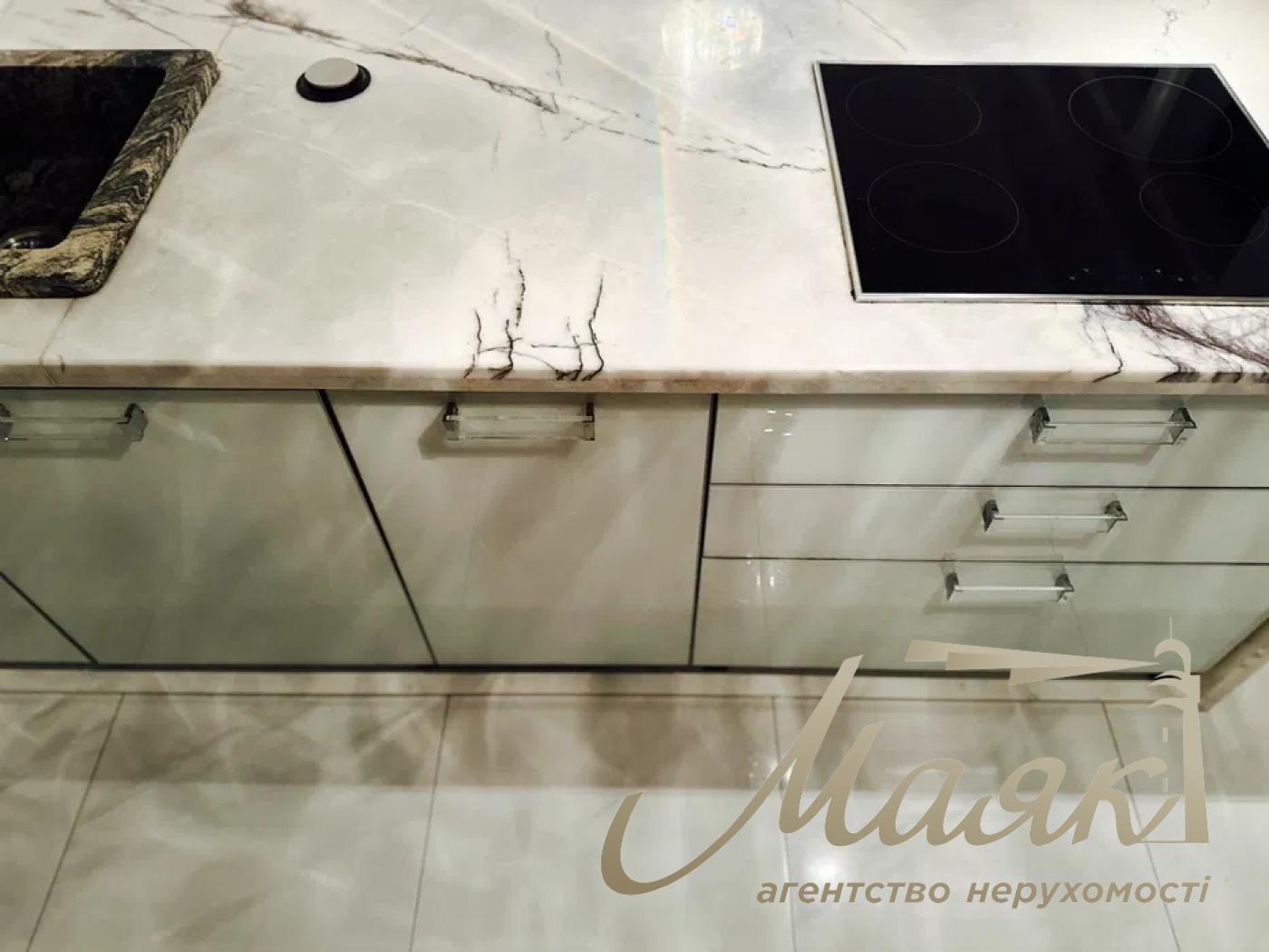 Продаж 2-кімнатної квартири вул. Павлівська, Солдатська Слобідка