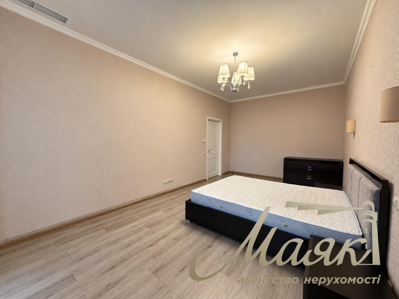 Продаж квартири площею 159 м² у клубному будинку Botanic House на вул. Болсуновській, Печерськ