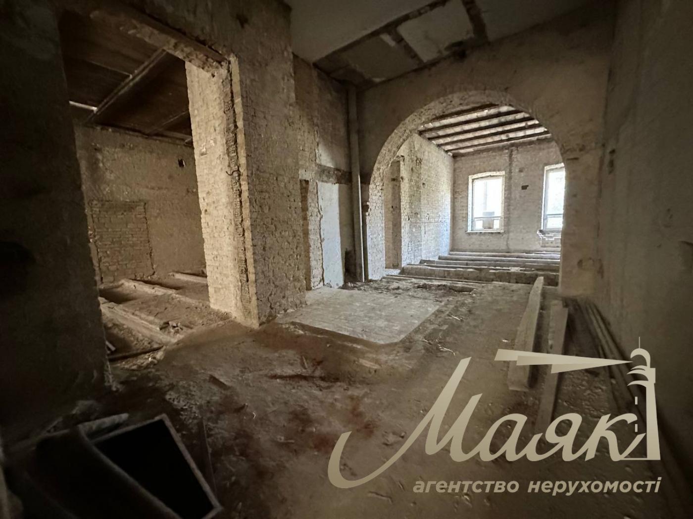 Sale of building for reconstruction, Kruglouniversitetskaya st., Lipki