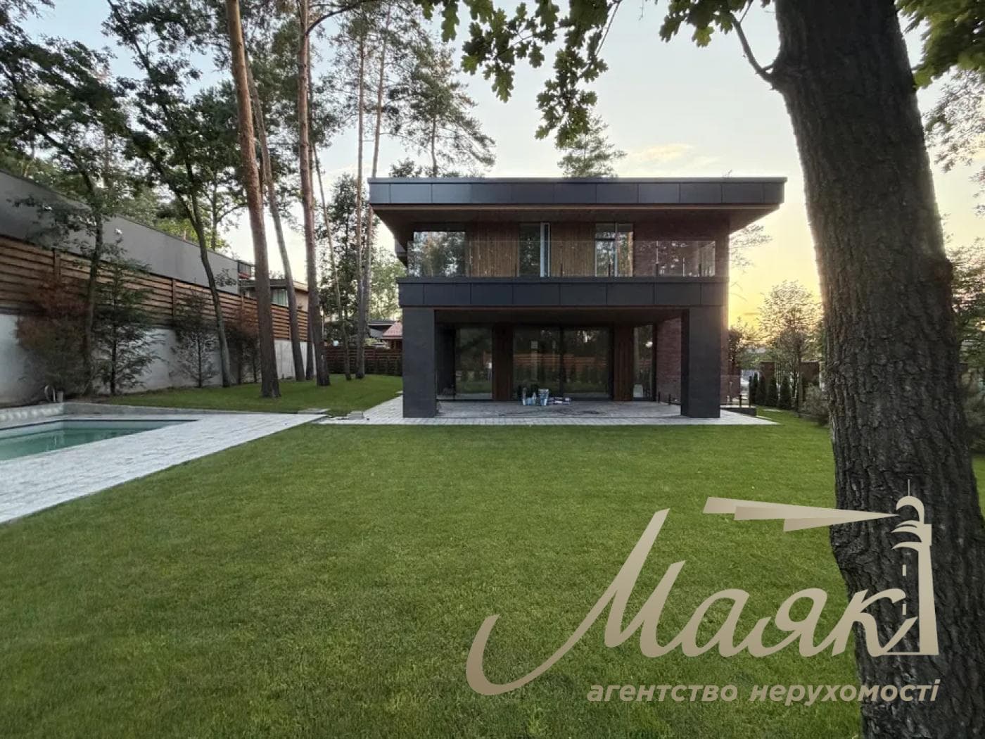 Продаж 2-поверхового будинку площею 270 м² + 40 м² підвал, Ходосівка, КГ «Нова Ходосівка»