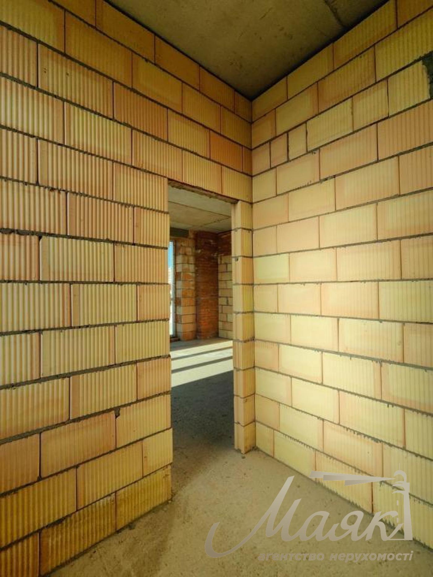 Продаж сучасного 2-поверхового будинку 200 м² на ділянці 8 соток, 5 хвилин від набережної в СМТ Козин/Конча заспа