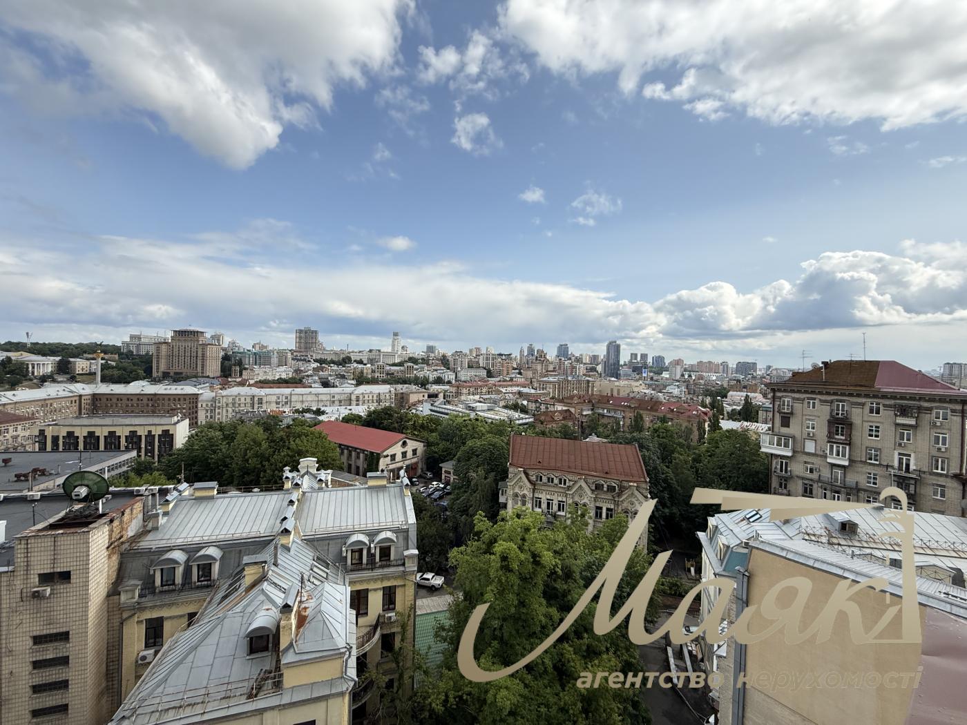 Аренда видовой 3к квартиры 245 кв. м на ул. Паторжинского 14, Центр, Шевченковский район