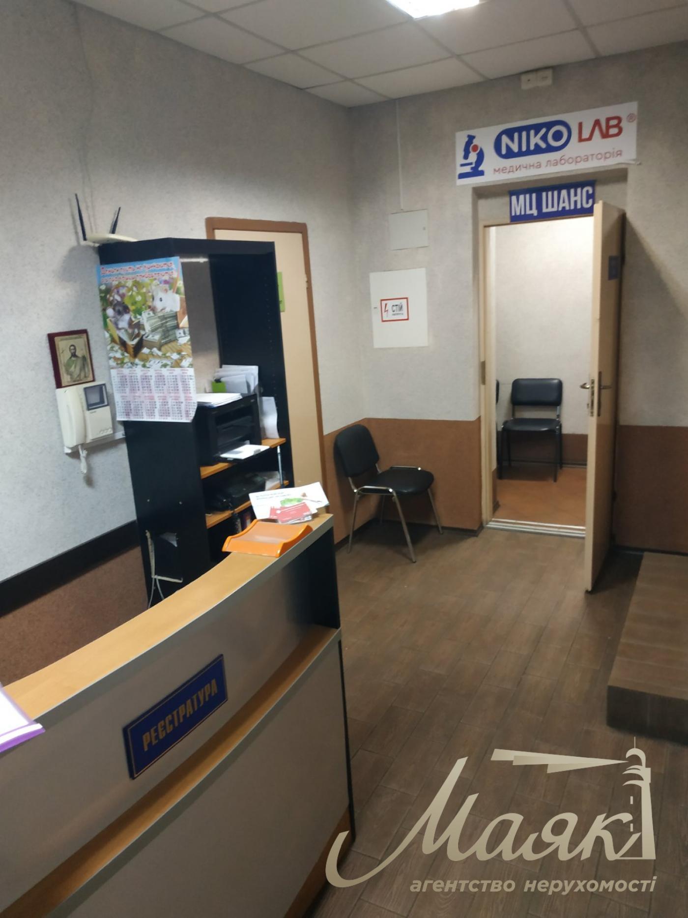 Оренда фасадного приміщення 134 м2 у Печерському районі, вул.Кіквідзе (Бойчука) 18А