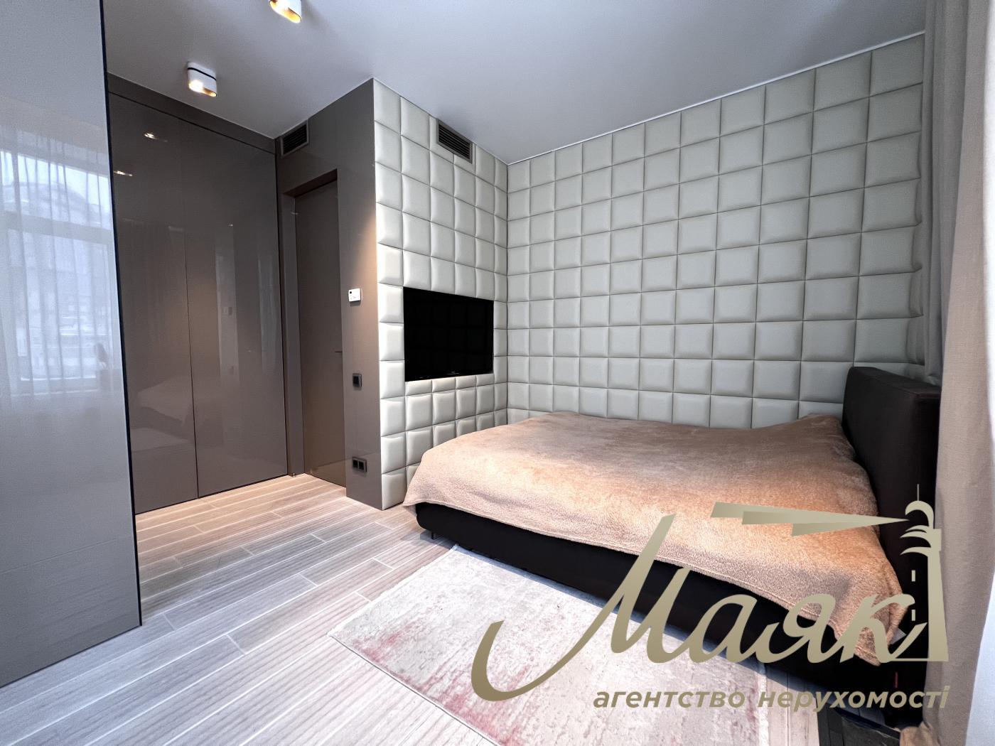 For sale 4-bedroom apartment, LCD Novopecherskie Lipki, 116.4m², Pechersk, Kyiv