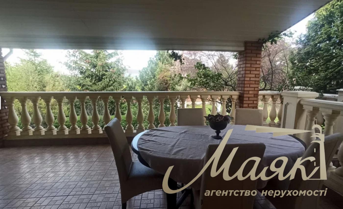 Sale of house (430m2) with swimming pool s.Lesniki