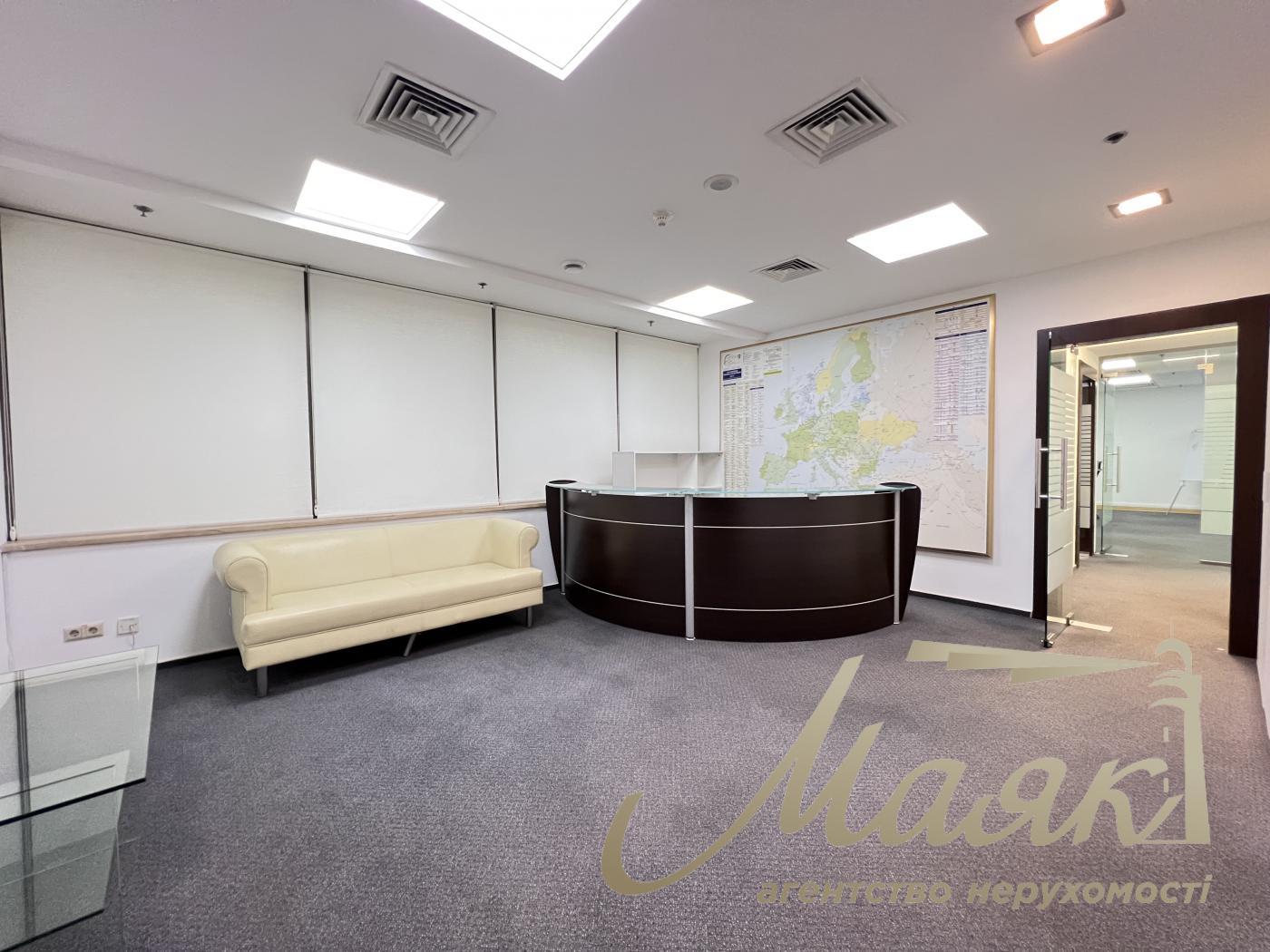 Оренда офісу 77 кв.м в БЦ Леонардо по вул. Богдана Хмельницького 52/17