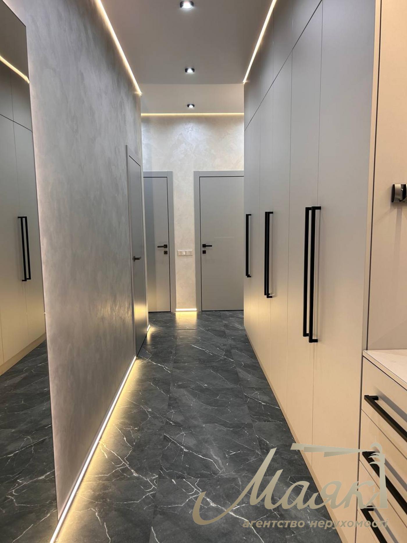 For sale 3-bedroom apartment with terrace in LCD "Italian Quarter" Obolonsky district