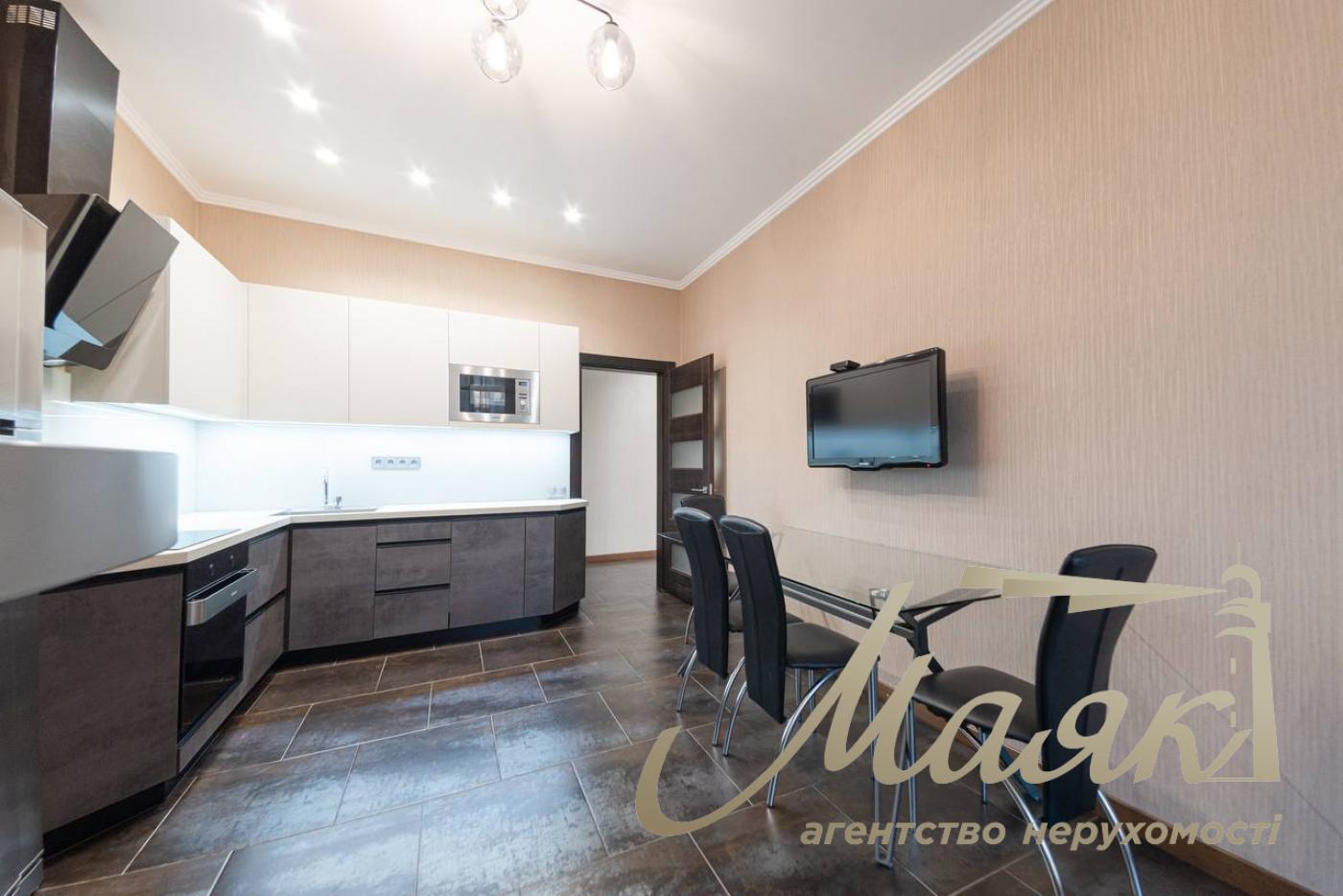 Rent 2-bedroom apartment 85m2 LCD Novopecherskie Lipki str. Andrey Verkhoglyada
