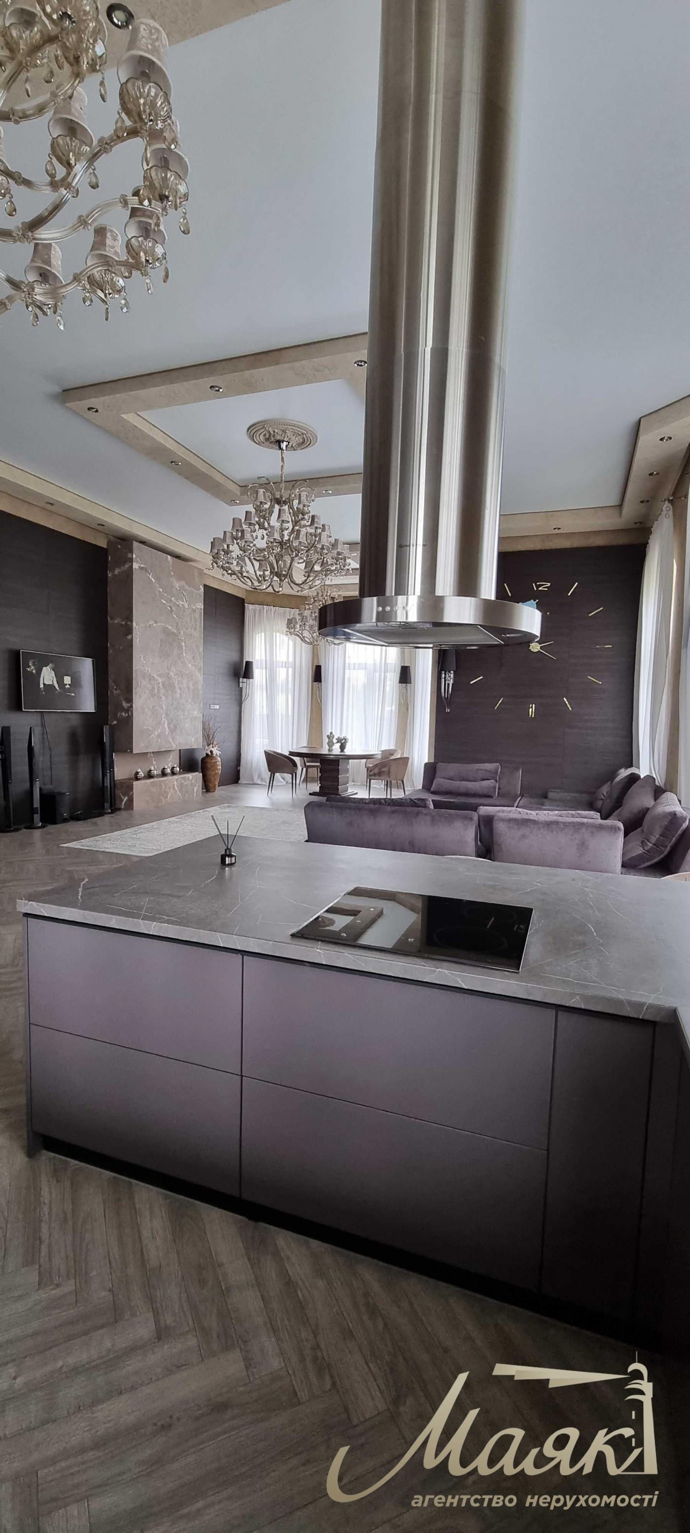 Оренда одноповерхового будинку 250 м² в с. Віта-Поштова в марокканському стилі, Київська область