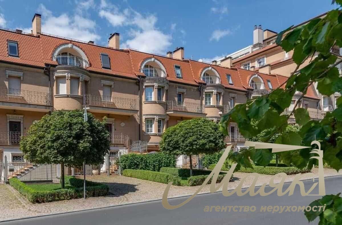 Аренда таунхауса 427 м² с видом на Ботанический сад, Печерский район