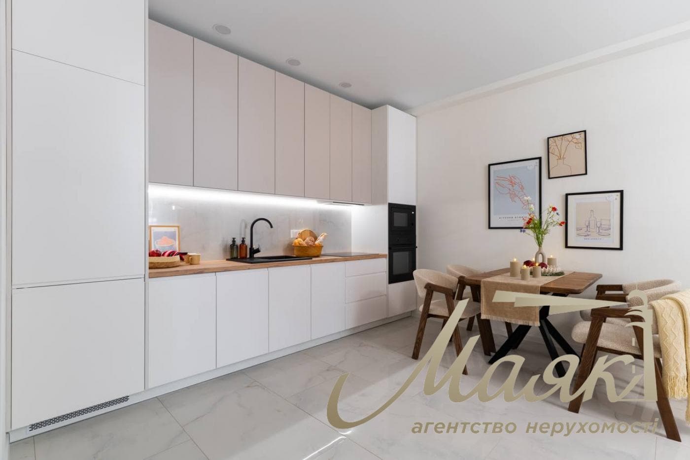 Продаж 2-кімнатної квартири площею 66 м², ЖК «Нова Англія»