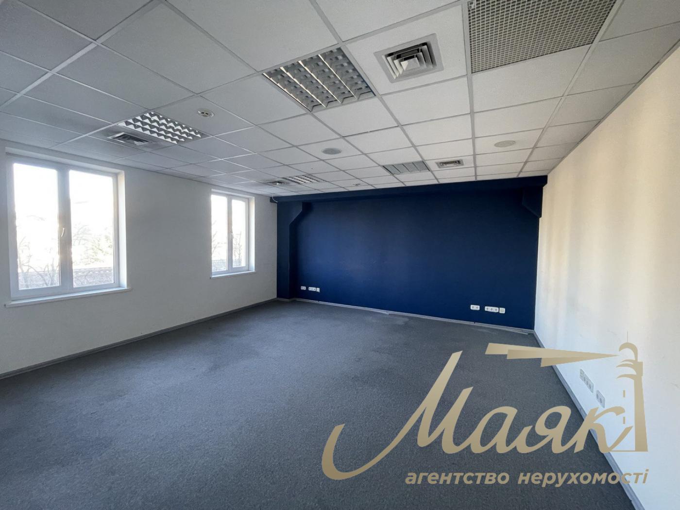 Аренда офисного помещения 320м2 в бизнес центре, метро Олимпийская