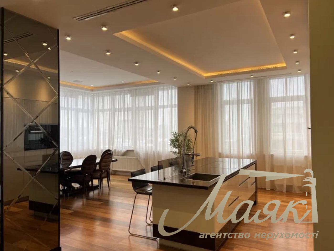 Rent 3-room apartment 198m2 st. Grushevskoho 9A