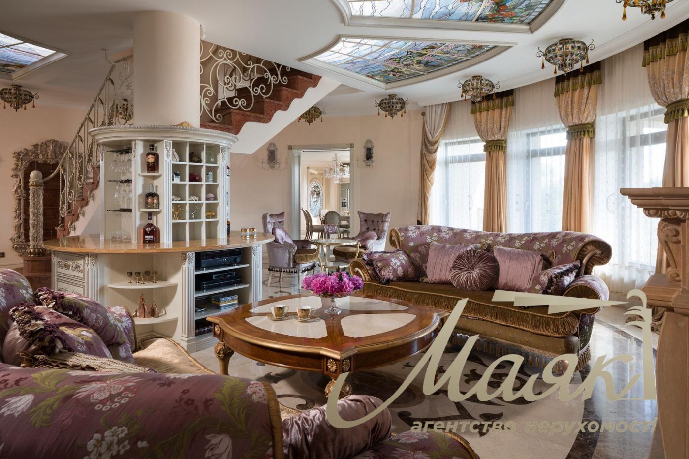 Продається резиденція в котеджному містечку "Конча - Заспа Озерна"