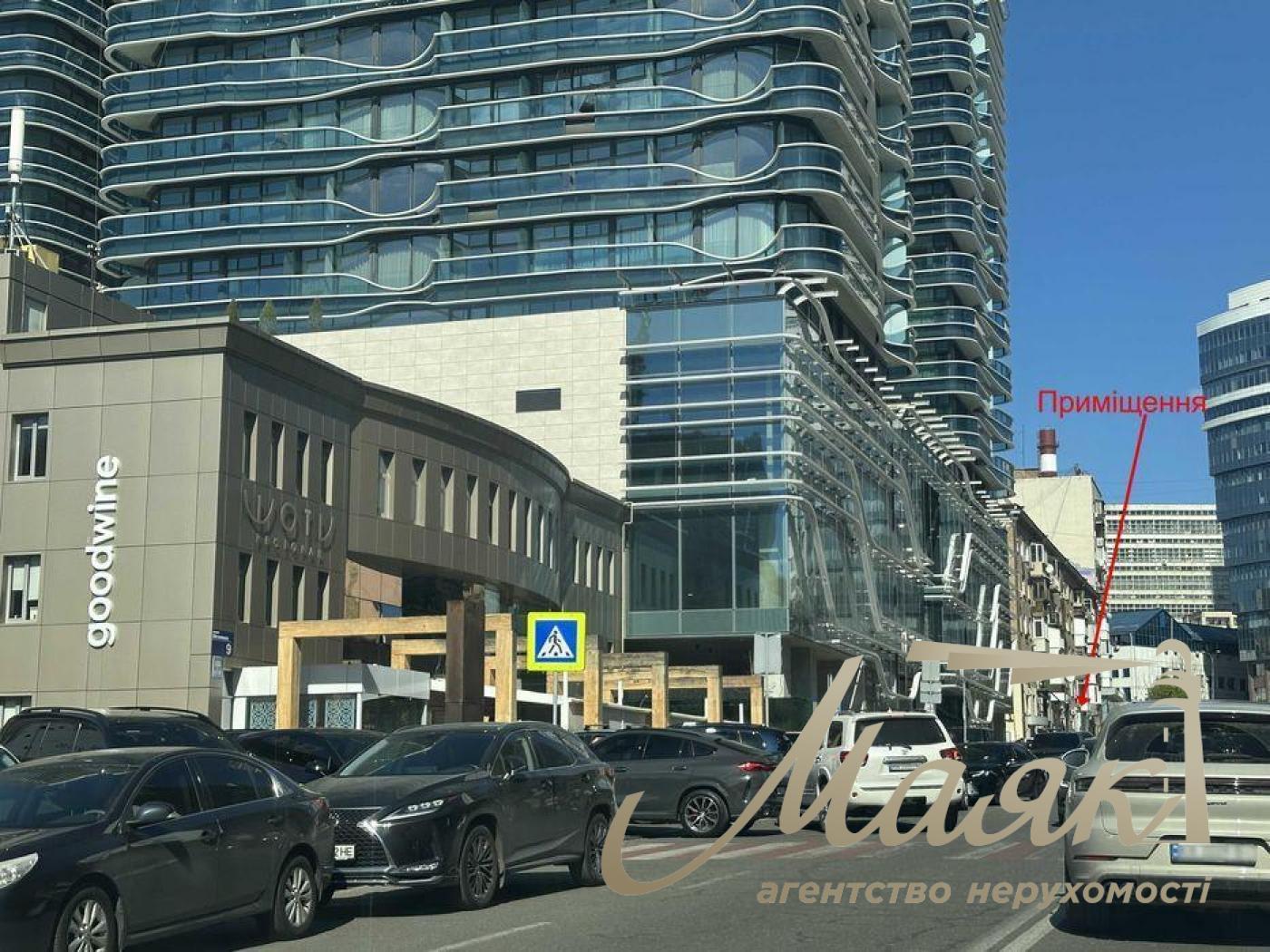 Rent a facade room 40 sq.m.sq. Mechnikova str., Pechersk