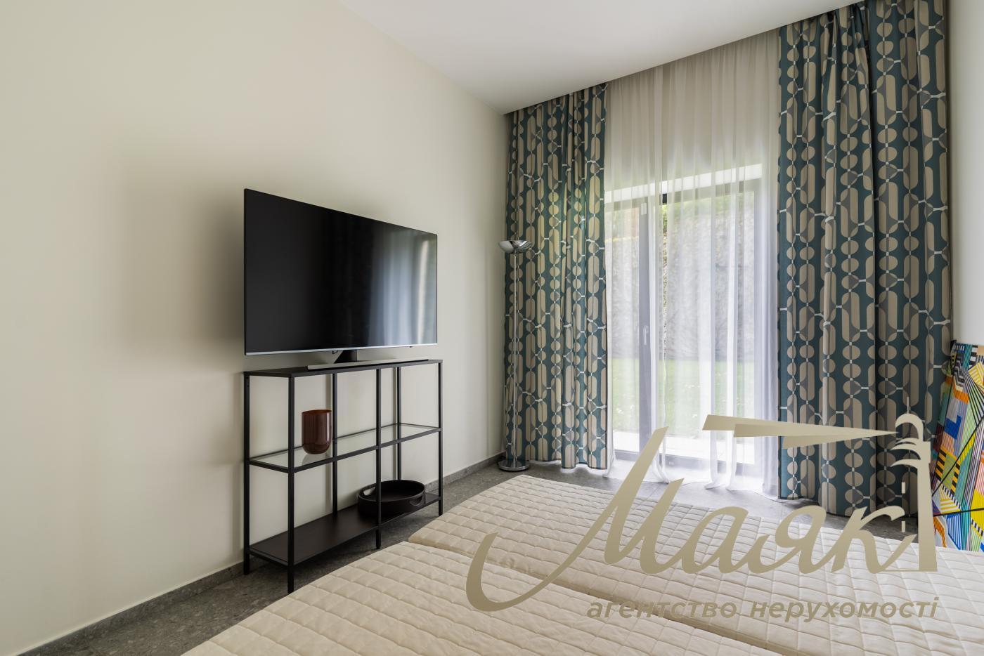 Продаж будинку на Батиєвій горі з розкішним краєвидом, Київ, Центр.