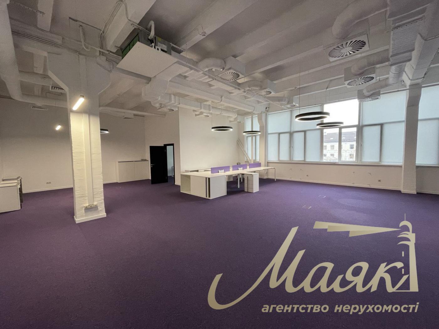 Office rent 1200m2 in the business center, st. Lavrskaya